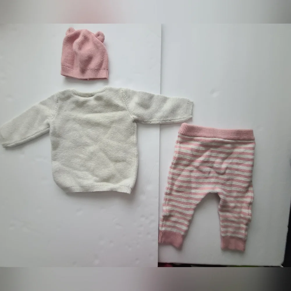 Carter's Baby 3 piece knit set hat top and bottom pants Size 9 Months